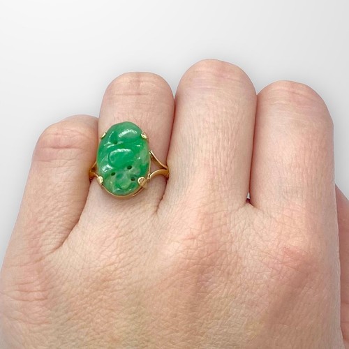 Gold ring jade - green, 9carat