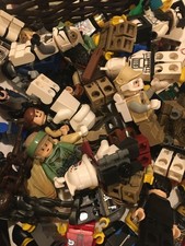 5 Lego Minifigures picked from random. (Star Wars, Lego City, Lord of the Rings)
