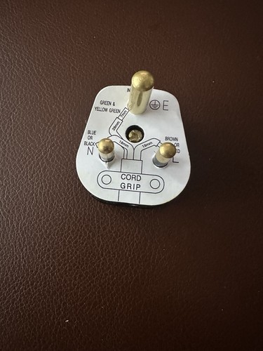 Box click black 5 amp - click,