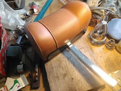 Mgb d - mgb, headrest