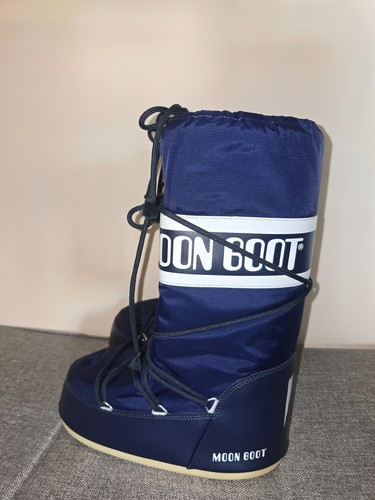 Men moon boots size - 9.5, new