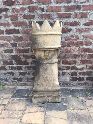 Queen top chimney pots - top,