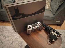 Sony PlayStation 4 Batman: Arkham Knight Limited Edition + Controller