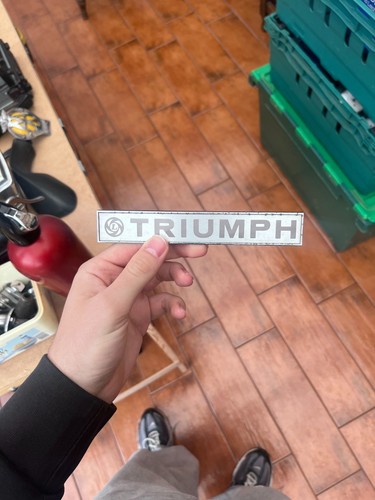 Vintage leyland triumph - triumph, metal