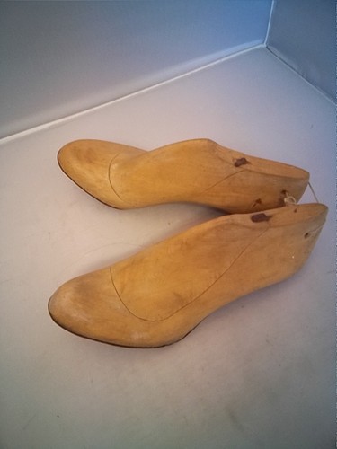Vintage wooden shoe - ,