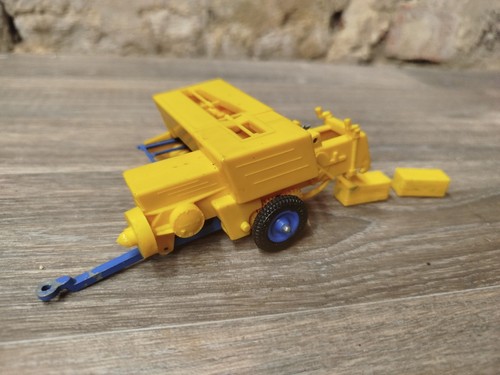 Britains bamford hay baler - hay,