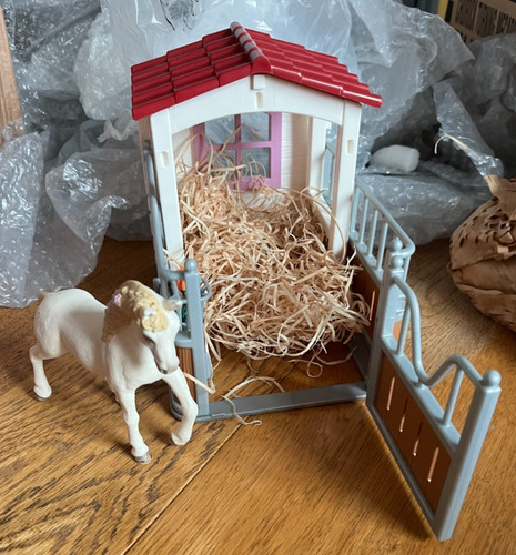 Schleich stable and - , good
