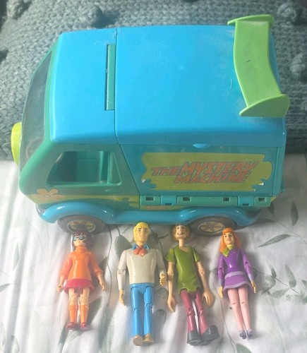 Scooby doo mystery machine - scooby-doo,
