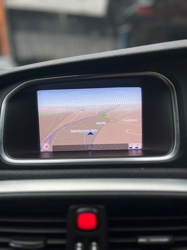 Volvo v40 sat nav - volvo,