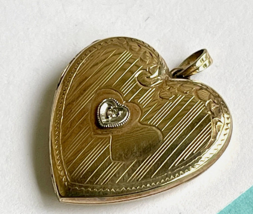 Vintage 10kt solid gold heart - gold,