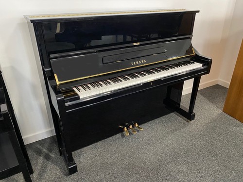 Yamaha 2012 upright piano - 2012,
