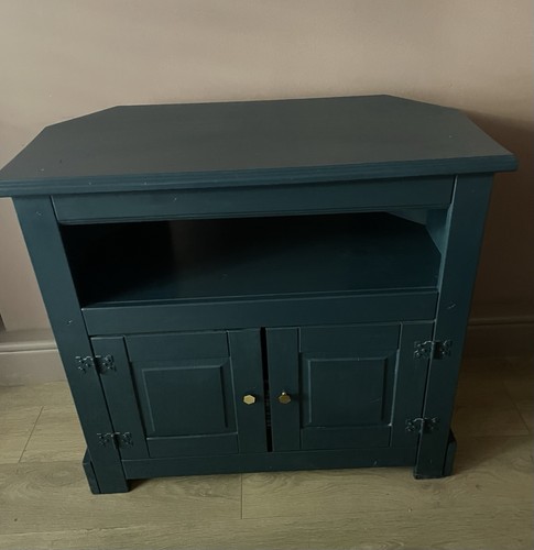Wooden cabinet corner - tv,