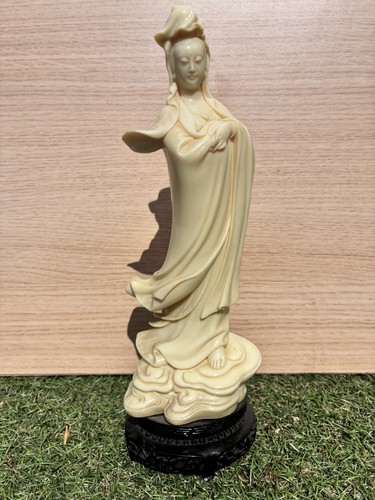 Vintage guanyin kwan - kwan, resin
