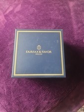 Empty Fairfax and Favour Belt