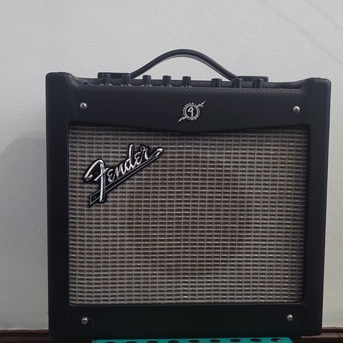 Fender mustang 70w modelling - i,