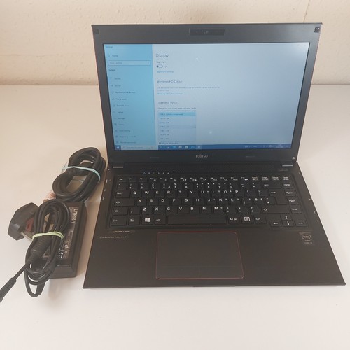 Fujitsu laptop lifebook - fujitsu,