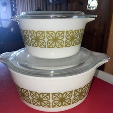 Pyrex Verde Green Square Flowers Cinderella Round Casserole Set