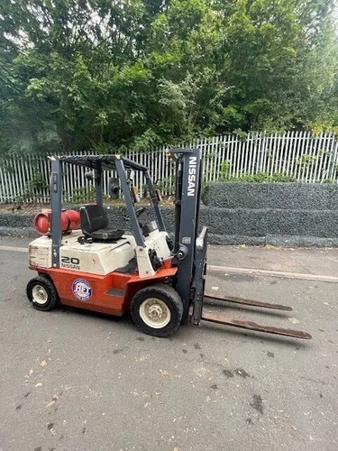 Nissan uj02a 20u gas forklift - nissan,