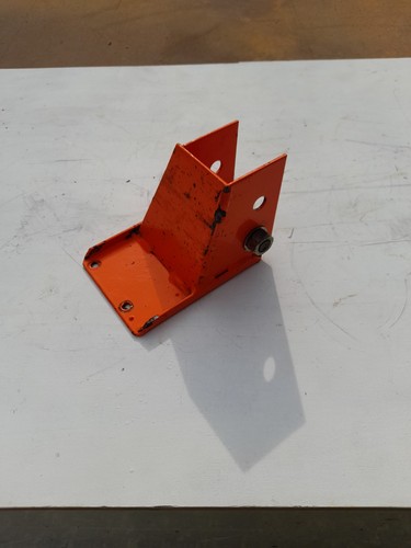 Belle mixer engine mounting
