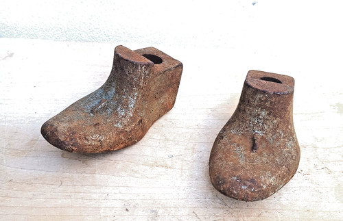 Vintage cast iron cobblers