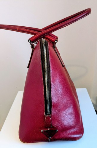Large prada leather bag - prada,