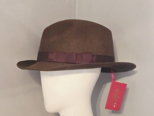 Bnwt christys london brown - london,