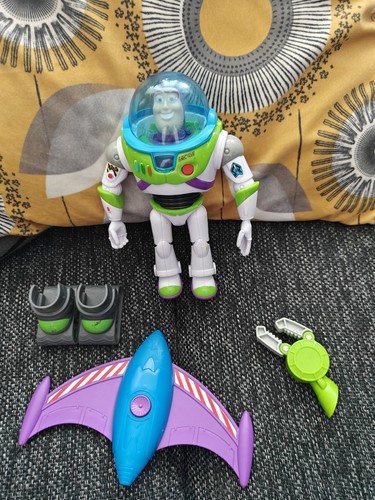 Buzz lightyear action figure - lightyear,