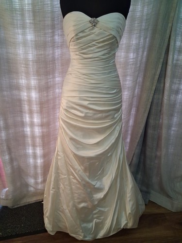 Wedding dress size ivory - size, 6