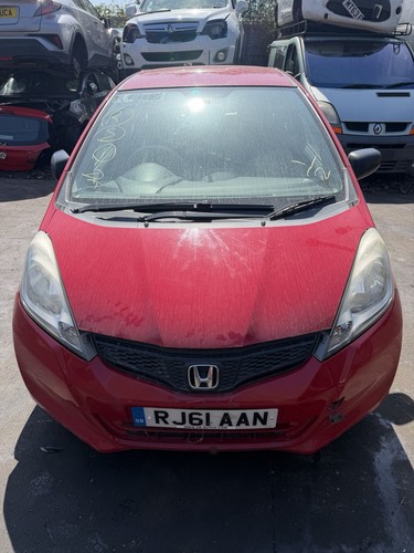 Honda jazz breaking red - breaking,