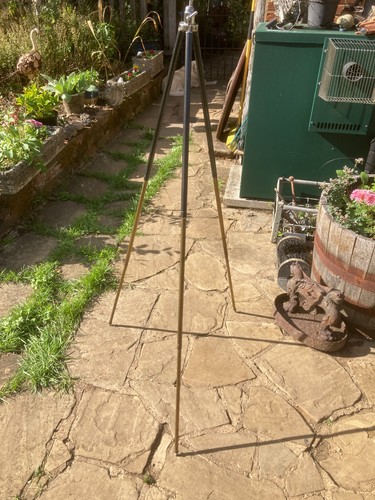 Vintage brass tripod - brass,