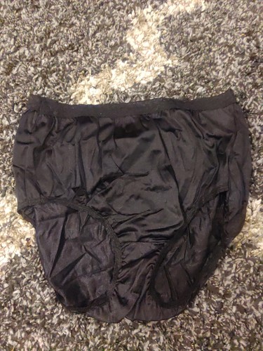 Hanes size panties - 9, w/lace