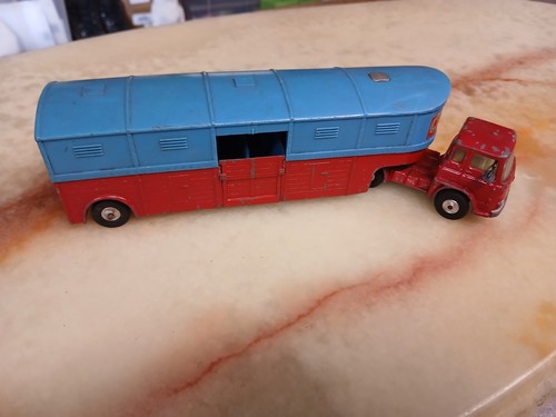 Corgi articulated horse box - articulated,