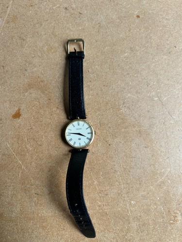 Vintage gucci ladies watch - gucci,