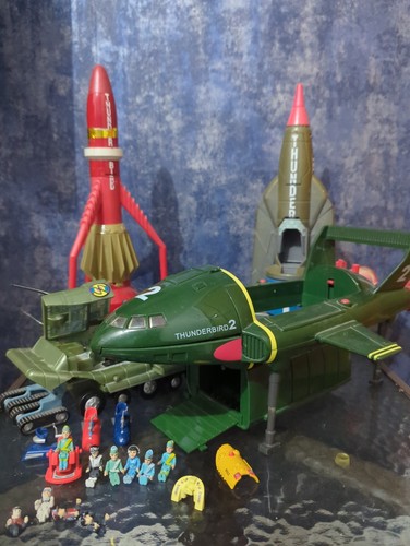 Thunderbirds captain - thunderbirds,