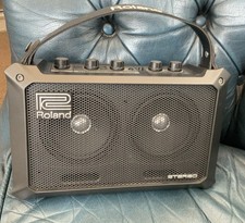 Roland MB-CUBE Mobile Cube Compact Battery-Powered Stereo Guitar Amplifier Used