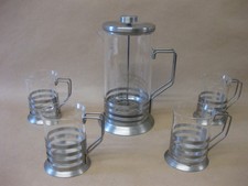 Pyrex Cafetiere & 4 Matching