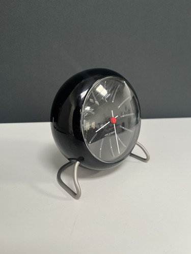 Arne jacobsen bankers - jacobsen,