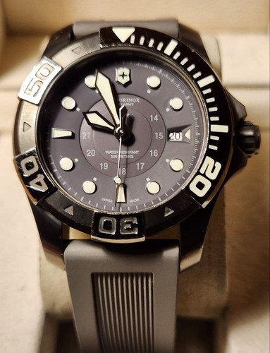 Victorinox wristwatch watch - wristwatch,