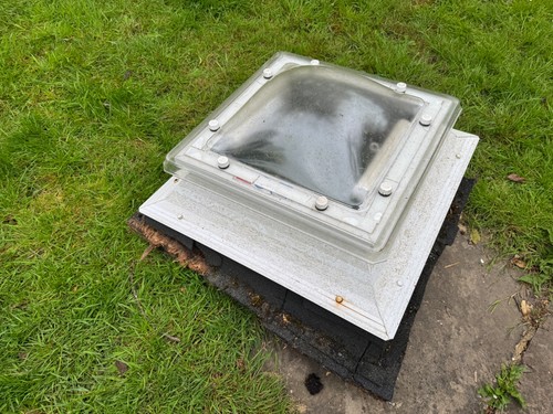 Flat roof domed - , rooflight