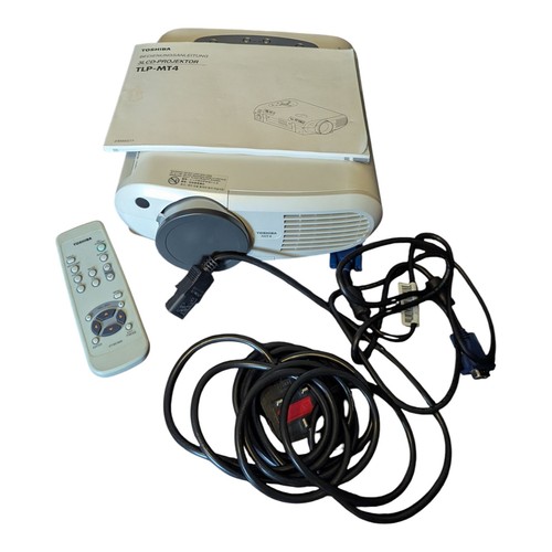 Toshiba 3lcd projector tlp - toshiba,