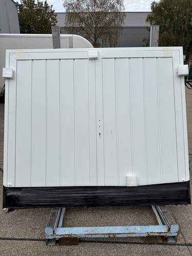 Mid vertical side hinged - vertical,
