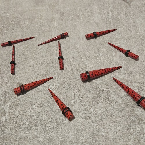 Red star print acrylic - red,