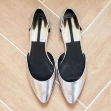 Zara Metallic Silver Flat shoes size 6