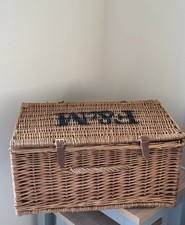 F&M Wicker Basket Picnic Hamper Fortnum & Mason Hamper Basket Gift Display 