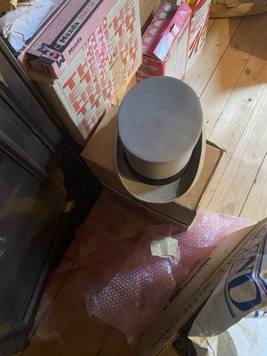 Vintage silk top hat size - top,