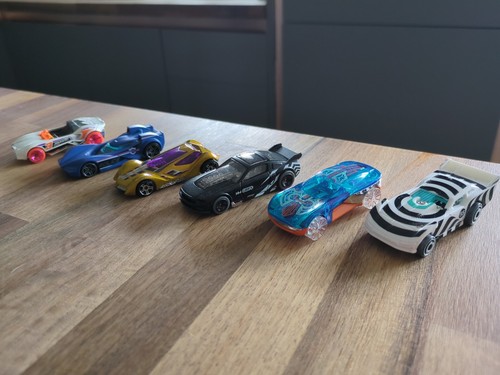 Hot wheels cars - 6x,