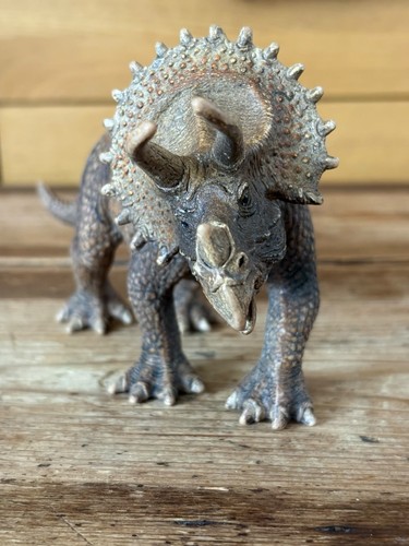 Schleich triceratops dinosaur - schleich,