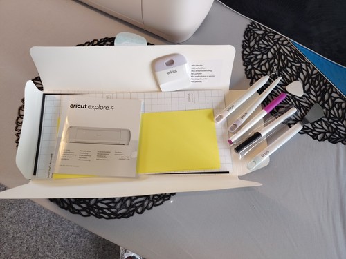 Cricut digital cutting machine - cutting,