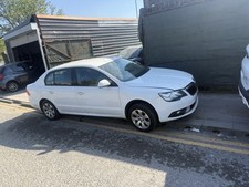 Breaking Skoda Superb 2012 -15