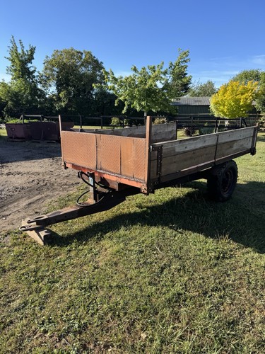 Farm tipping trailer - tipping,